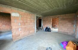 Teren 620mp si casa individuala la rosu 136mp,  zona Horpaz