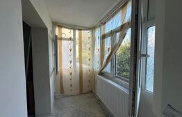 Apartament de 3 camere, decomandat, etaj 1, Nicolina 2