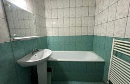 Apartament de 3 camere, decomandat, etaj 1, Nicolina 2