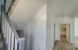 Casa cu etaj, 4 camere, 600 mp teren, Valea Lupului