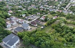 Casa cu etaj, 4 camere, 600 mp teren, Valea Lupului