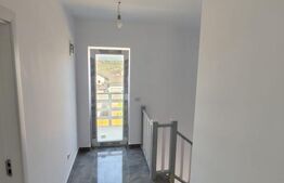 Casa cu etaj, 4 camere, 360 mp teren, Valea Lupului