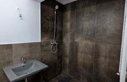 Apartament decomandat 3 camere, 2 balcoane, loc de parcare, pe malul lacului