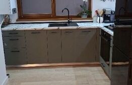 Apartament de 2 camere, 52 mp + 50 mp pod, loc de parcare, zona platou Galata