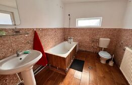 Apartament la casa, cu gradina, 3 camere, 2 bai, 70 mp, zona Sararie-IRO