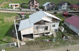 Casa cu 4 camere, 105 mp utili, cu garaj si 500 mp teren, zona Letcani