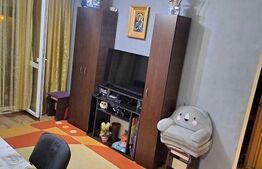 Apartament de 3 camere, 50 mp, semidecomandat, zona Alexandru