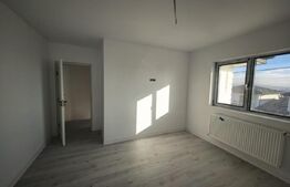 Casa la rosu  4 camere, 106 mp, zona Miroslava