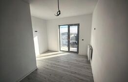 Casa la rosu  4 camere, 106 mp, zona Miroslava