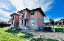 Casa la rosu  4 camere, 106 mp, zona Miroslava