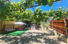 Casa de vanzare, cu 2 camere, 54 mp, zona Smardan