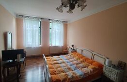 Casa de vanzare, cu 4 camere, 147 mp, zona Pacurari