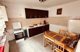 Casa de vanzare, cu 3 camere, 90 mp, zona Rediu 