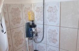 Garsoniera cu baie si geam mare  - scara foarte ingrijita