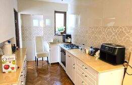 Casă individuală cu arhitectură clasică, renovată exterior, ultracentrala