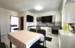 Apartament cu 3 camere, de vanzare, 82 mp, zona Cug