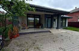 Casa superba 4 camere - finisaje moderne 2 bai, marmura 400 m2 curte