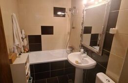 Apartament decomandat, 3 camere, 2 bai, zona Nicolina 