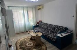 Aprtament de vanzare, cu 3 camere, zona Podul Ros