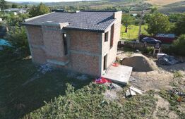 Casa 4 camere, 120 mp utili, zona Dorobant Vedere Lac