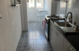Apartament cu 3 camere, 64 mp, cu balcon, zona Nicolina 