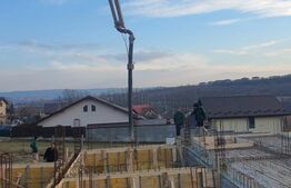 Vila moderna cu 5 camere in Valea Adanca, langa lac