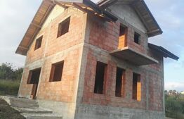 Vila 4 camere, 115 mp, zona Valea Adanca