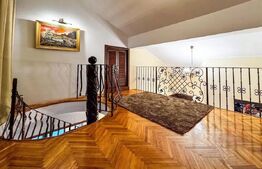 Apartament 3 dormitoare, 140 mp, zona Podul de Fier