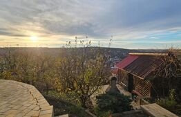 Vila de vanzare  350 mp, 1000  mp teren,  panorama deosebita, Bucium 