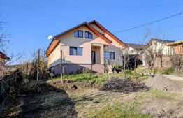 Casa spatioasa cu mansarda, 190 mp utili, teren generos