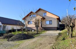 Casa spatioasa cu mansarda, 190 mp utili, teren generos