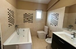 Casă tip triplex în Rediu, cu vedere panoramica si curte proprie