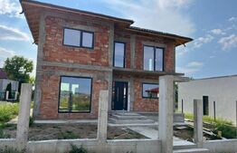 Vila 4 camere, 147 mp, zona Hlincea