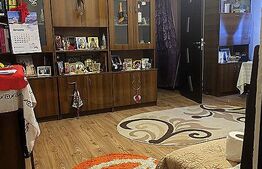 Apartament 3 camere, 49 mp, zona Alexandru cel Bun