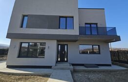 Vila de lux cu 4 camere in Tomesti 