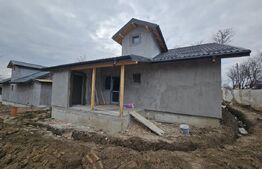 Casa frumoasa cu 3 camere in Ciurbesti