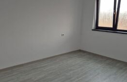Casa frumoasa cu 3 camere in Ciurbesti
