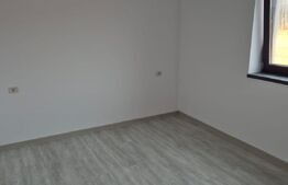 Casa frumoasa cu 3 camere in Ciurbesti