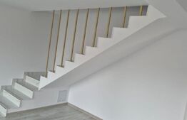Casa frumoasa cu 3 camere in Ciurbesti