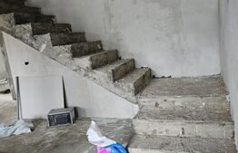 Casa frumoasa cu 3 camere in Ciurbesti