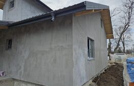 Casa frumoasa cu 3 camere in Ciurbesti