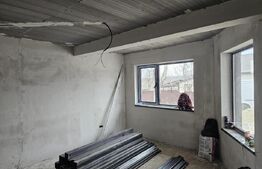 Casa frumoasa cu 3 camere in Ciurbesti