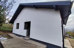 Casă parter cu panoramă deosebită, acces excelent și toate utilitățile