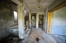 Teren de vânzare  – 1400 mp, situat la strada principală Prisacani