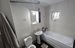 Apartament 3 camere, 67 mp, decomandat - renovat, zona Nicolina