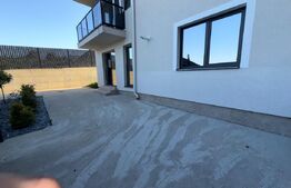 Apartament 2 camere, 58 mp, 115 mp gradina, loc de parcare