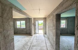 Casă parter de vânzare, 67 mp utili, teren 500 mp, front stradal, zona Erbiceni 