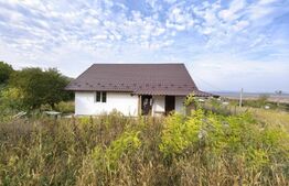 Casa individuala, 100 mp, 3.018 mp teren, zona Comarna 