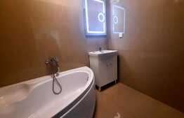 Apartament de 3 camere pe 2 niveluri, loc de parcare,  zona CUG