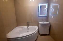 Apartament de 3 camere pe 2 niveluri, loc de parcare,  zona CUG